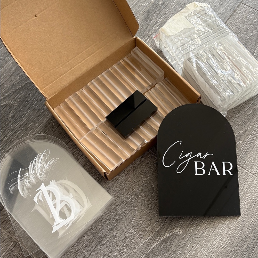 Table numbers 1-17 acrylic with stands
